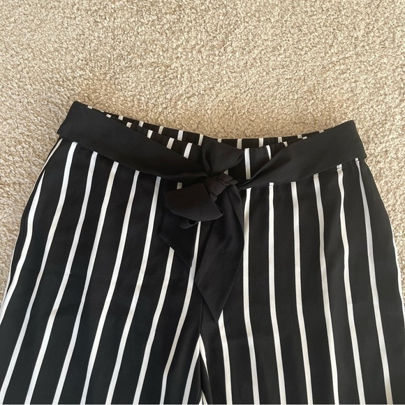 INC International Concepts. Size Small. Cropped Wide Leg Pants. Stripped - Picture 2 of 7